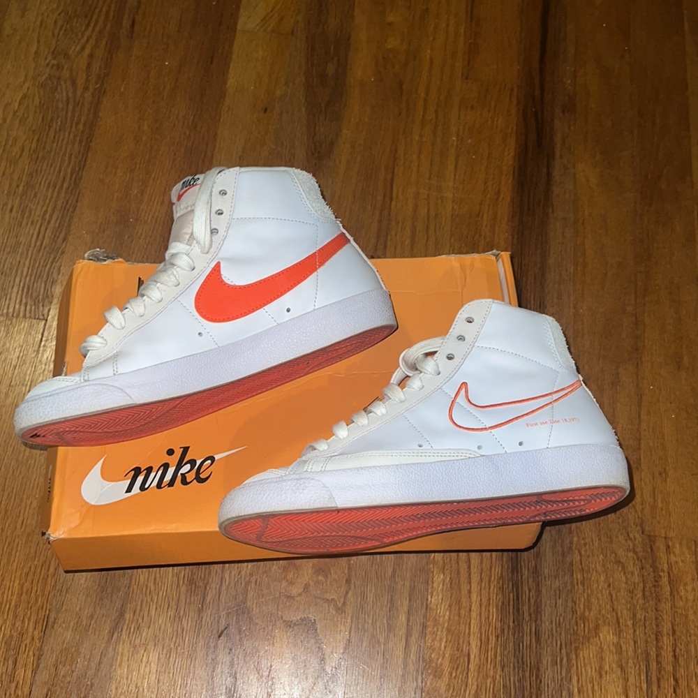 Nike Women’s Blazer Mid 77